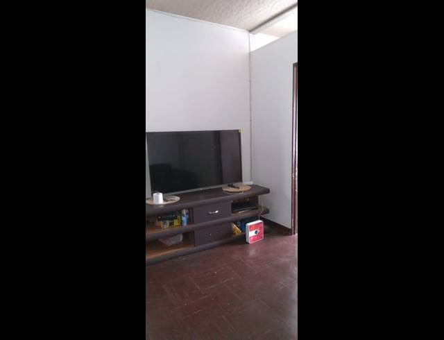 1 BEDROOM APARTMENT FOR SALE IN KEMPTON PARK CENTRAL